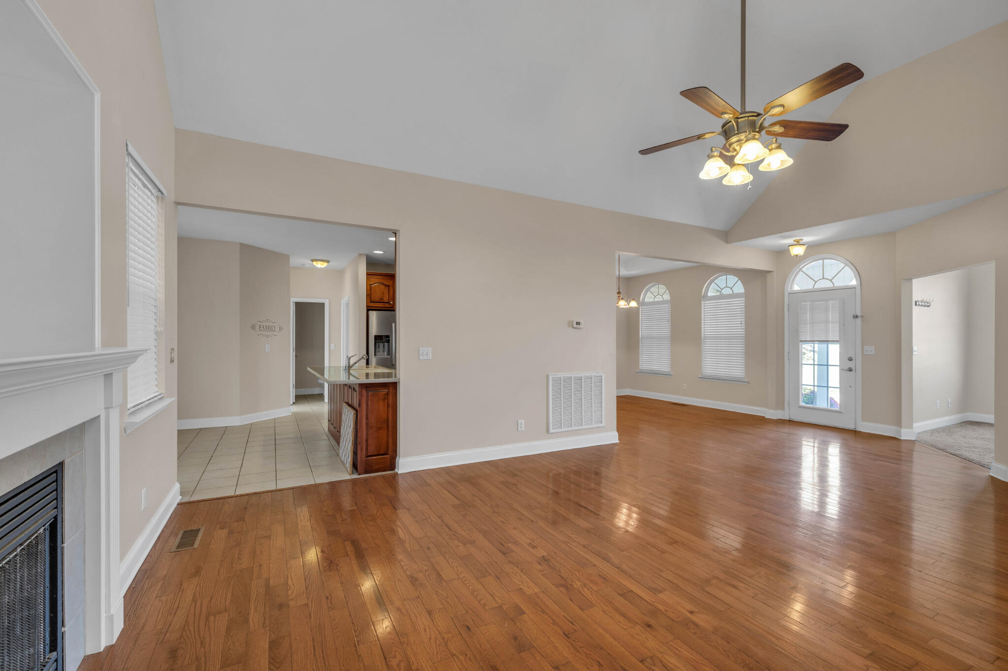 1025 South Ridge Drive Dalton, GA 30721 - Photo 10 of 30 4A8A8602