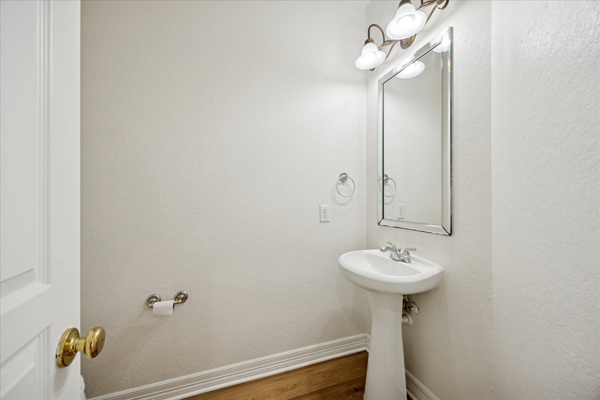 12003 Ensenada Canyon Lane Houston, TX 77041 - Photo 23 of 28 First floor powder room near living area.
