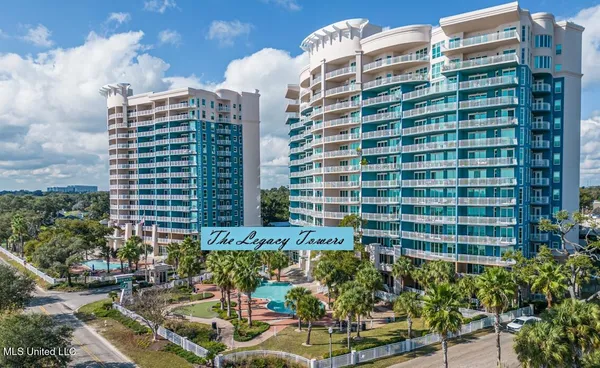 $347,500 | 2230 Beach Drive, Unit 302, Gulfport, MS 39507