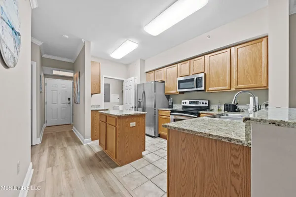 $347,500 | 2230 Beach Drive, Unit 302, Gulfport, MS 39507