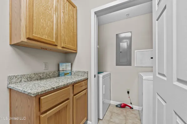 $347,500 | 2230 Beach Drive, Unit 302, Gulfport, MS 39507