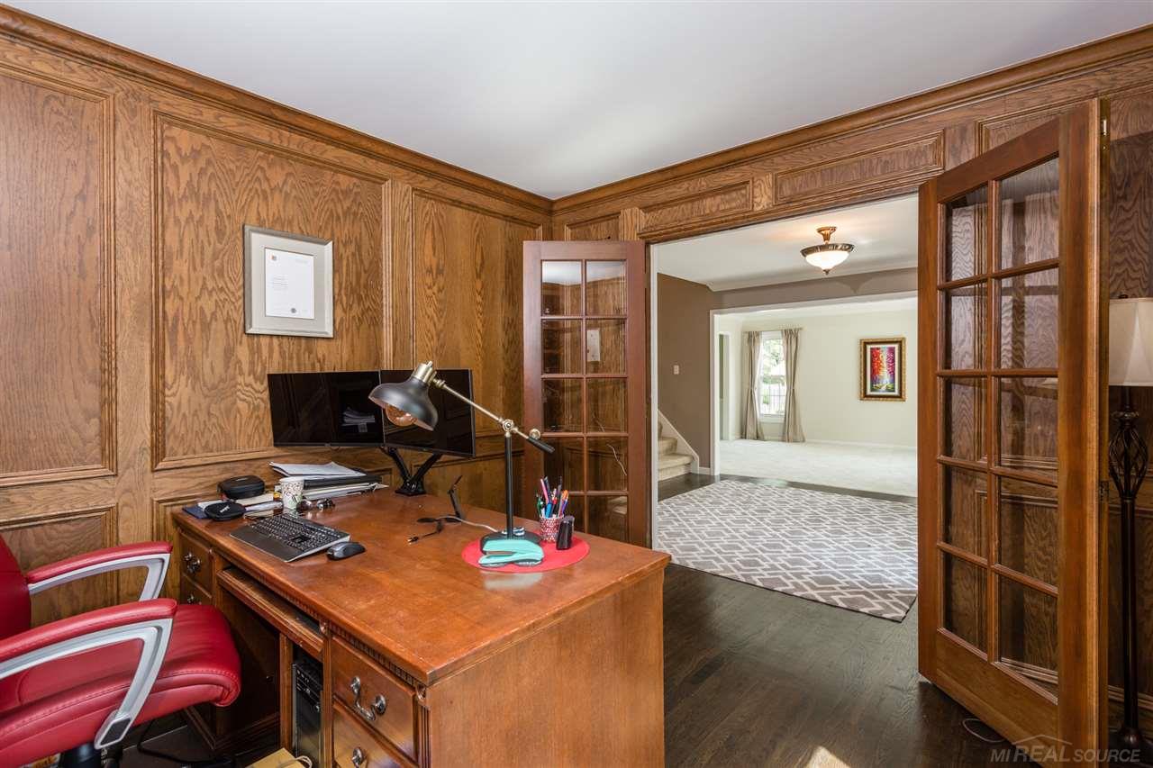 422 Lake Forest Road Rochester, MI 48309 - Photo 22 of 59 31350329-21.JPG