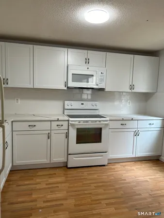 $2,300 | 7 Padanaram Road, Unit C58, Danbury, CT 06811