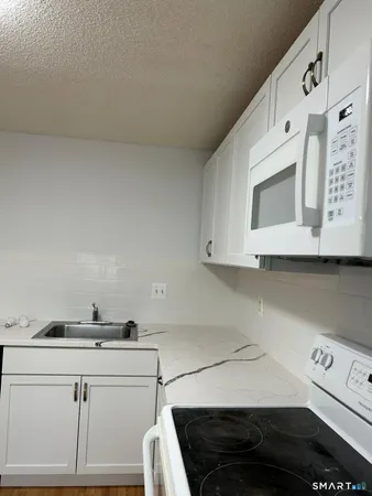 $2,300 | 7 Padanaram Road, Unit C58, Danbury, CT 06811