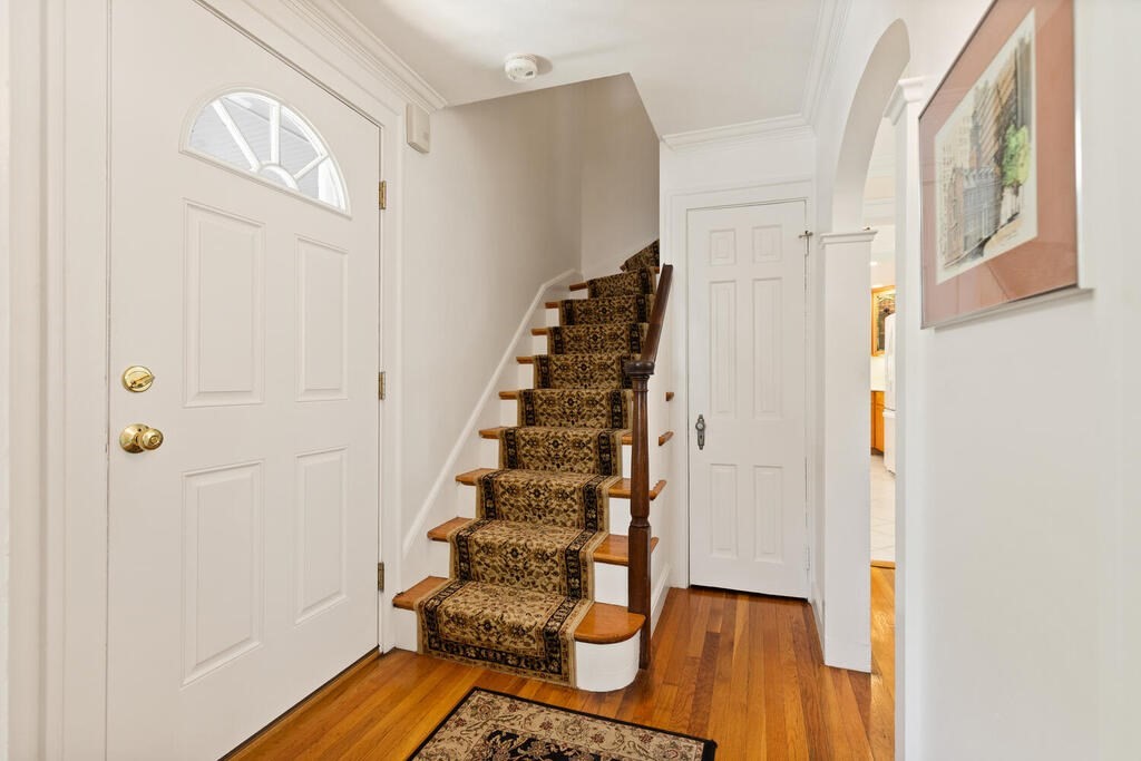15 Ronaele Road Medford, MA 02155 - Photo 5 of 31 Gallery Image 5