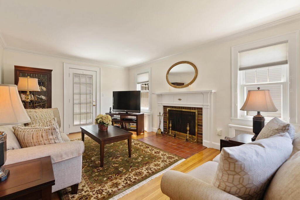 15 Ronaele Road Medford, MA 02155 - Photo 6 of 31 Gallery Image 6