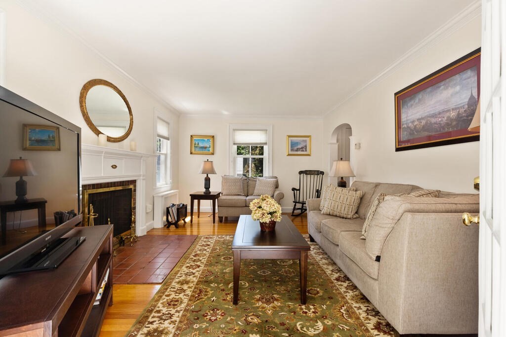 15 Ronaele Road Medford, MA 02155 - Photo 8 of 31 Gallery Image 8
