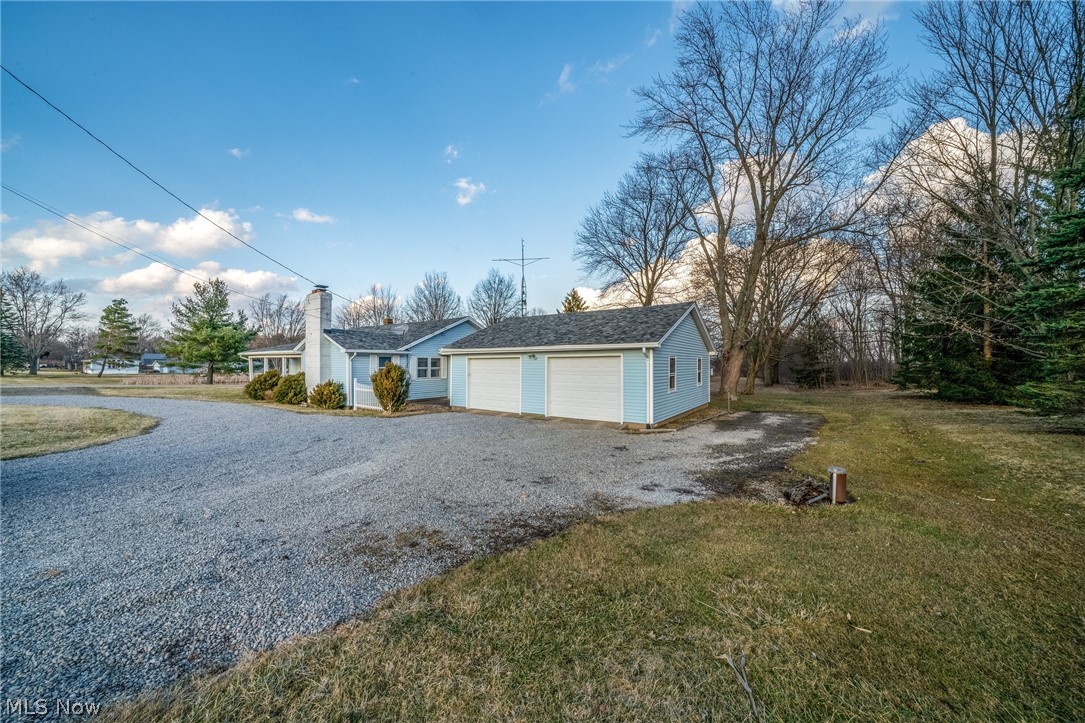 2718 Homeworth Road Alliance, OH 44601 - Photo 4 of 27