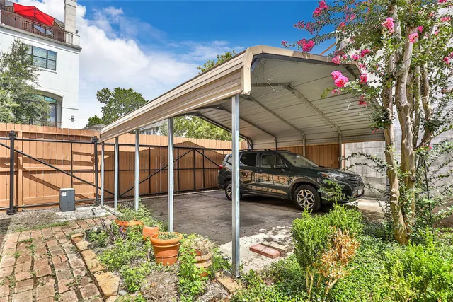 $850,000 | 1316 Hyde Park Boulevard, Houston, TX 77006