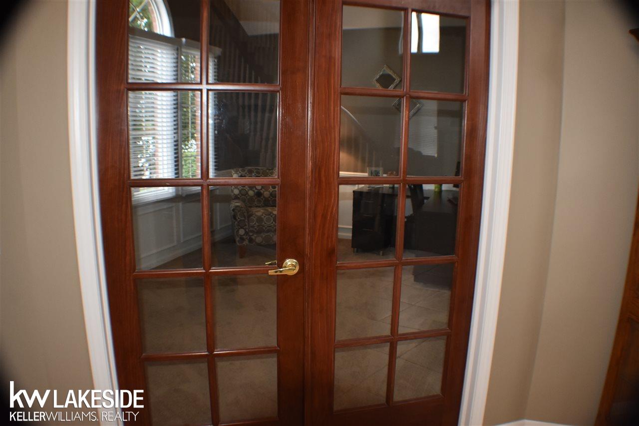 47115 Gloede Road Macomb, MI 48044 - Photo 21 of 49 31388416-21.JPG