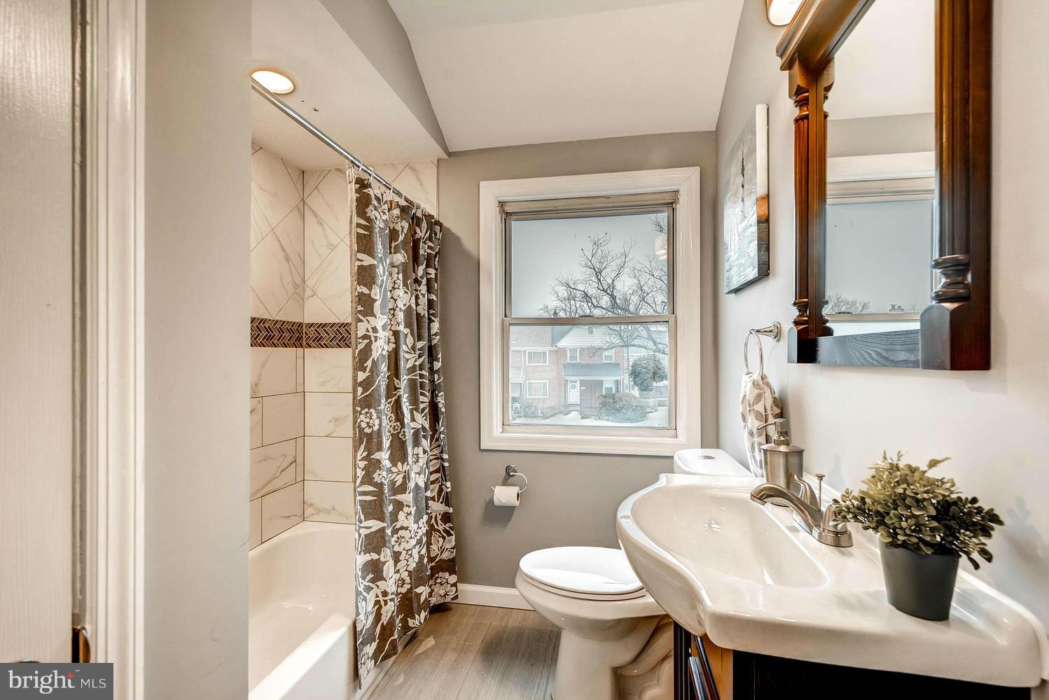 1550 Stonewood Road Baltimore, MD 21239 - Photo 21 of 28 Bath