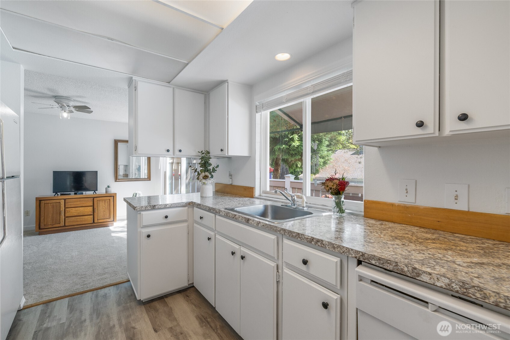 3207 Southwest 319th Street, Unit 48 Federal Way, WA 98023 - Photo 7 of 40