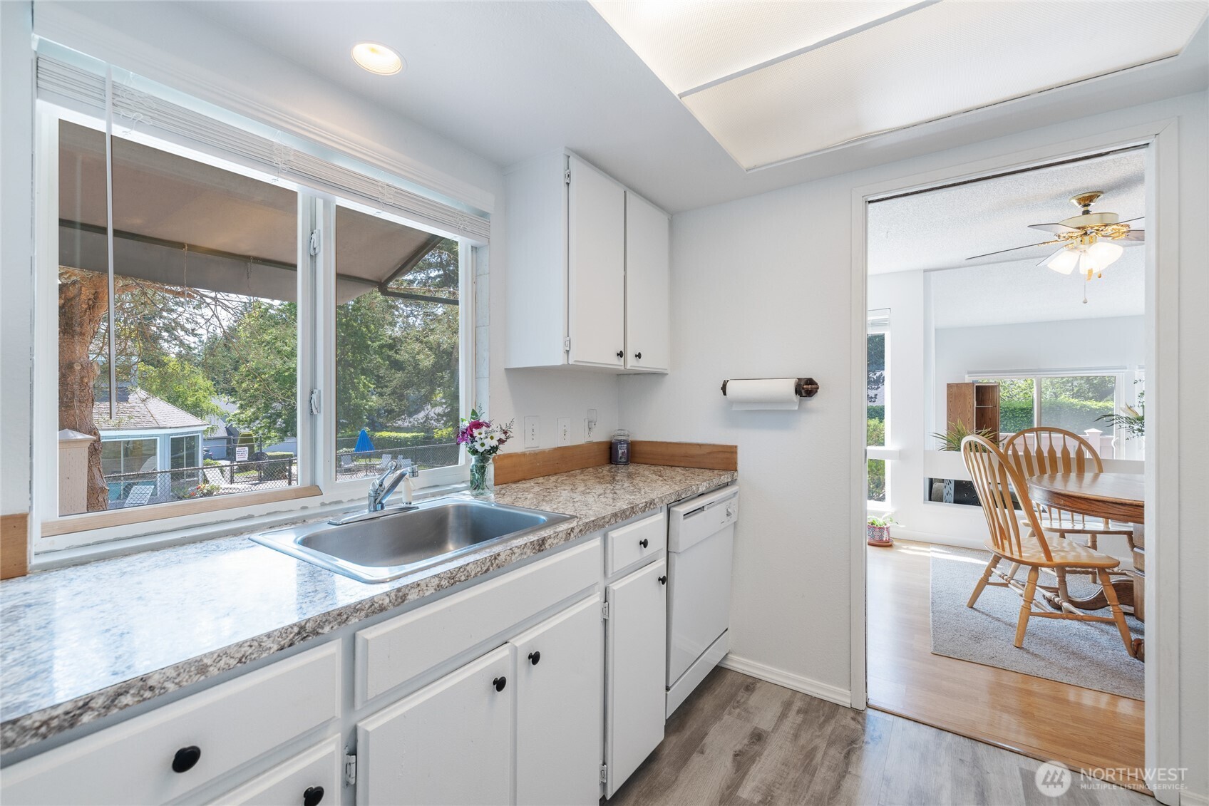 3207 Southwest 319th Street, Unit 48 Federal Way, WA 98023 - Photo 9 of 40