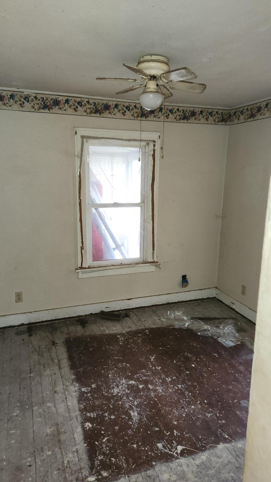 1545 Maple Street Michigan City, IN 46360 - Photo 12 of 19 1126x2000