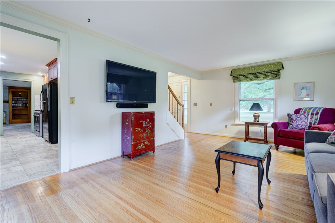 63 Callingham Road Pittsford, NY 14534 - Photo 10 of 43 Gallery Image 10