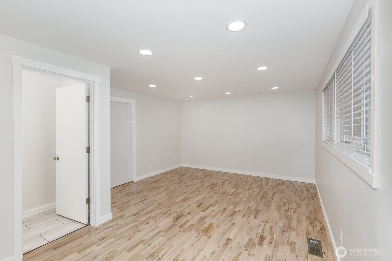 21713 Meridian Avenue South Bothell, WA 98021 - Photo 15 of 25