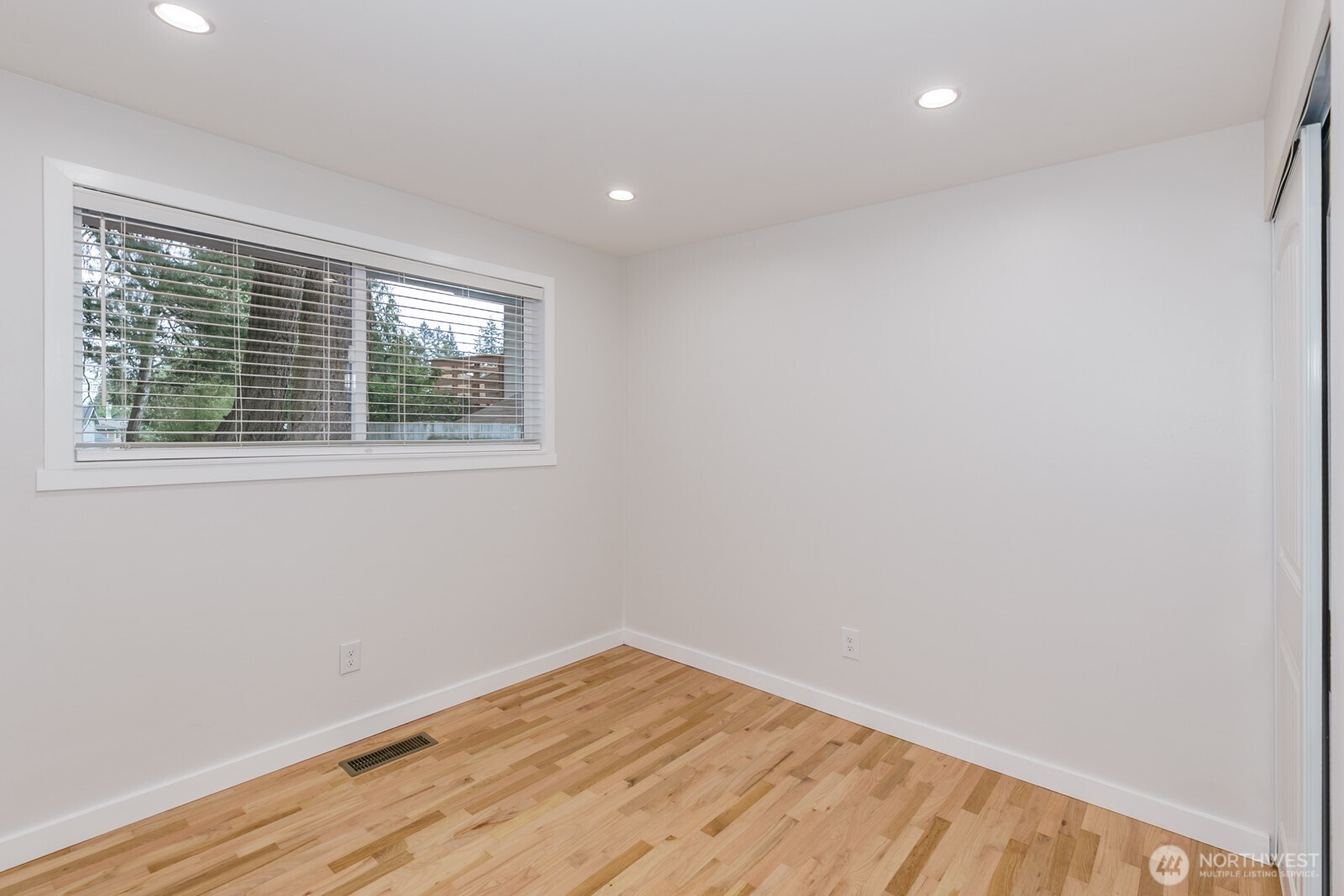 21713 Meridian Avenue South Bothell, WA 98021 - Photo 23 of 25