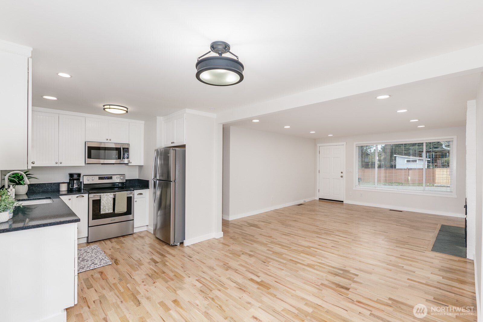 21713 Meridian Avenue South Bothell, WA 98021 - Photo 9 of 25