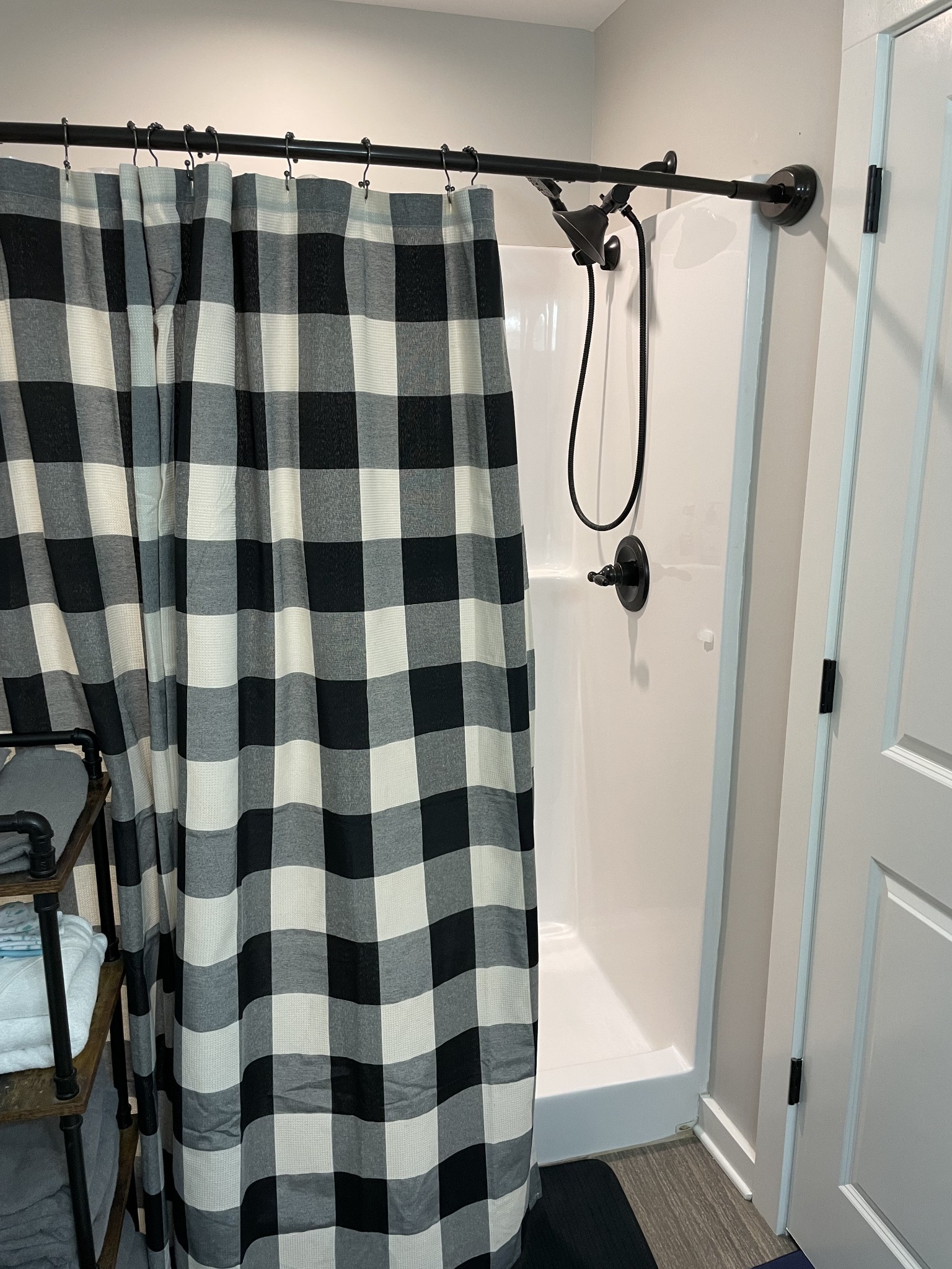 3716 Baggett Road Springfield, TN 37172 - Photo 27 of 40 a bathroom with a glass door shower