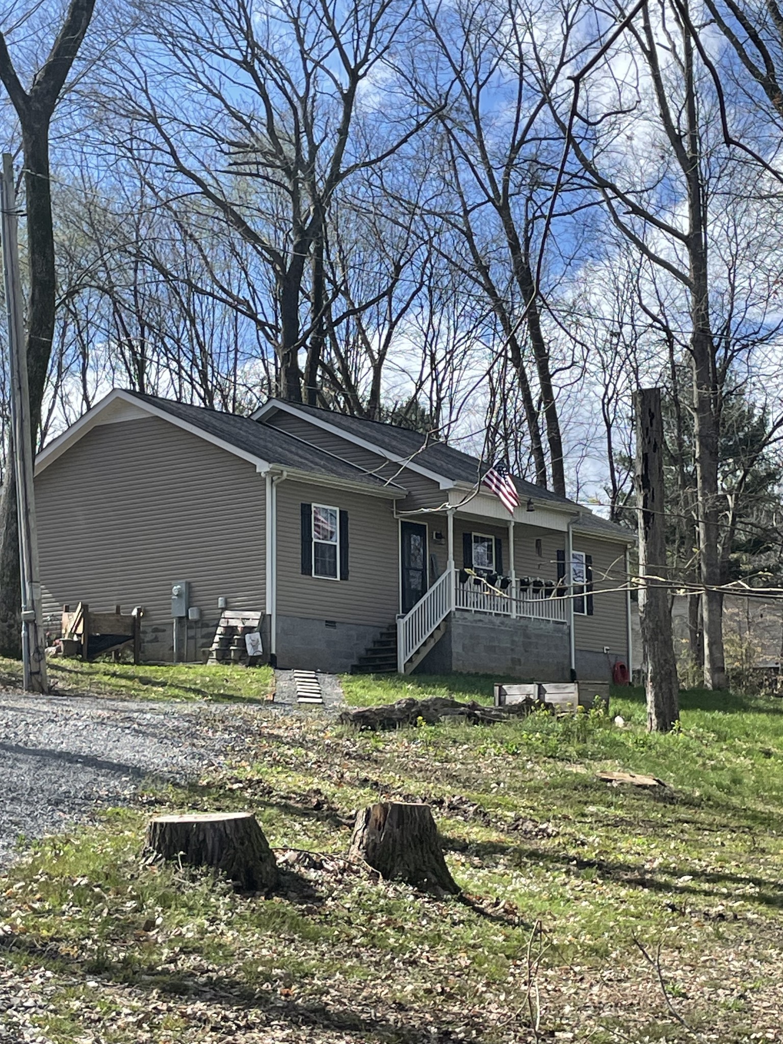 3716 Baggett Road Springfield, TN 37172 - Photo 3 of 40 a front view of a house with garden