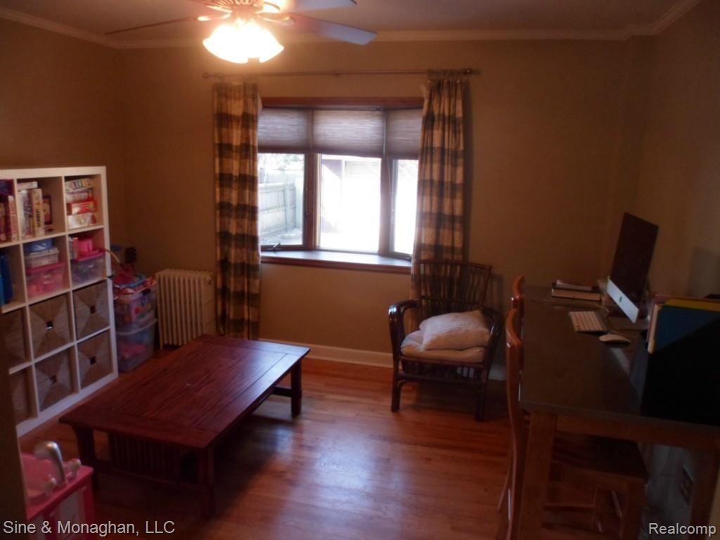 655 Rivard Boulevard Grosse Pointe, MI 48230 - Photo 9 of 26 SAM_1625.jpg