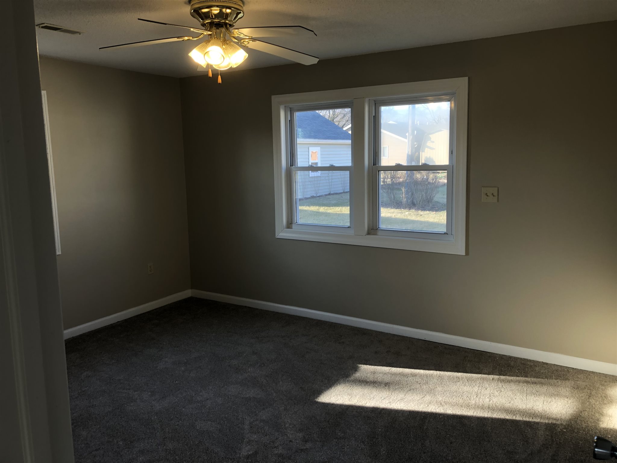 1712 West Monroe Street Decatur, IN 46733 - Photo 5 of 16