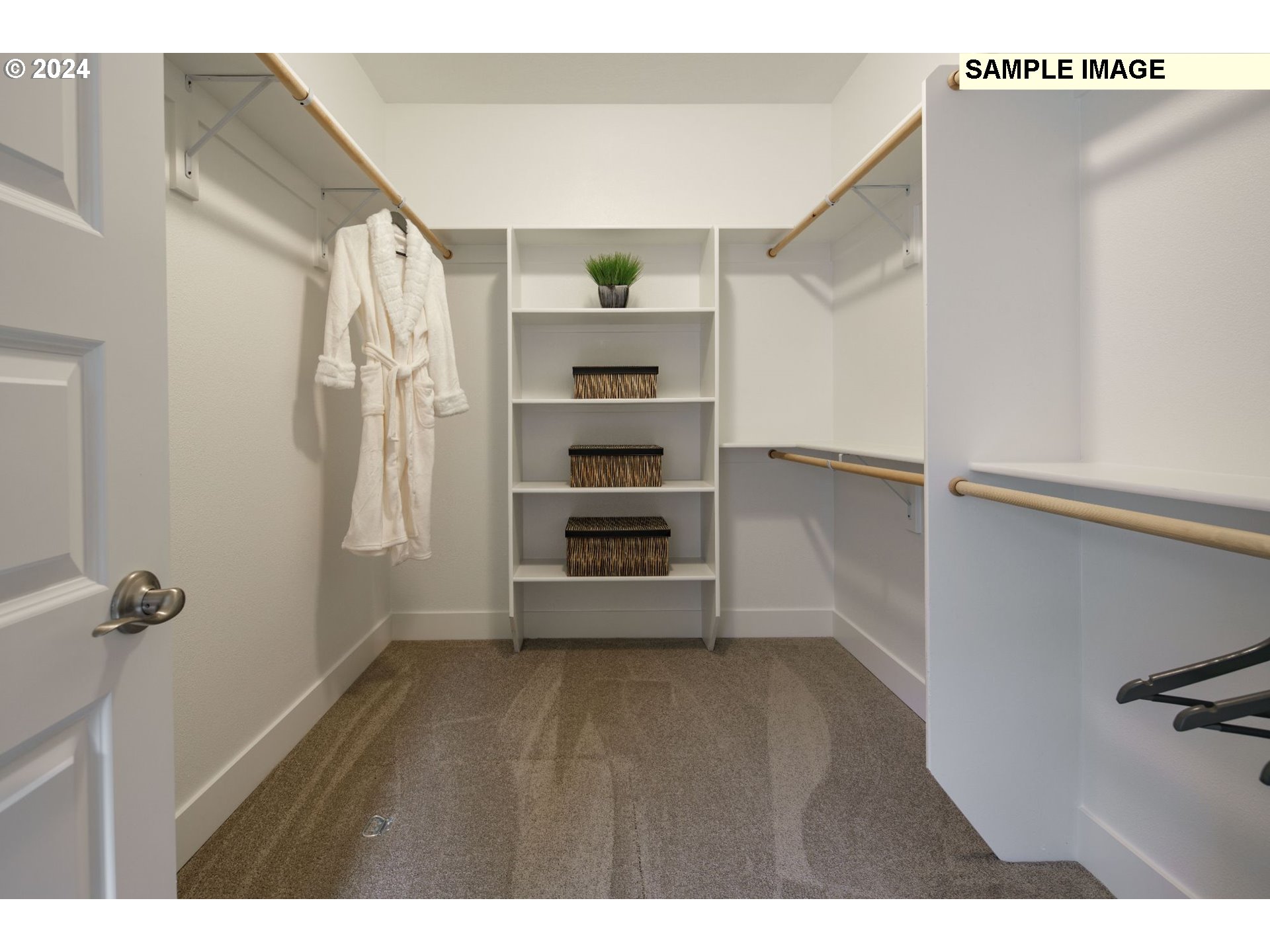 421 North 11th Way Ridgefield, WA 98642 - Photo 16 of 19 a view of a walk in closet