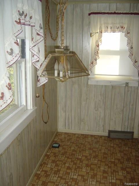 10335 North Holly Road Holly, MI 48442 - Photo 18 of 19 BREAKFAST NOOK