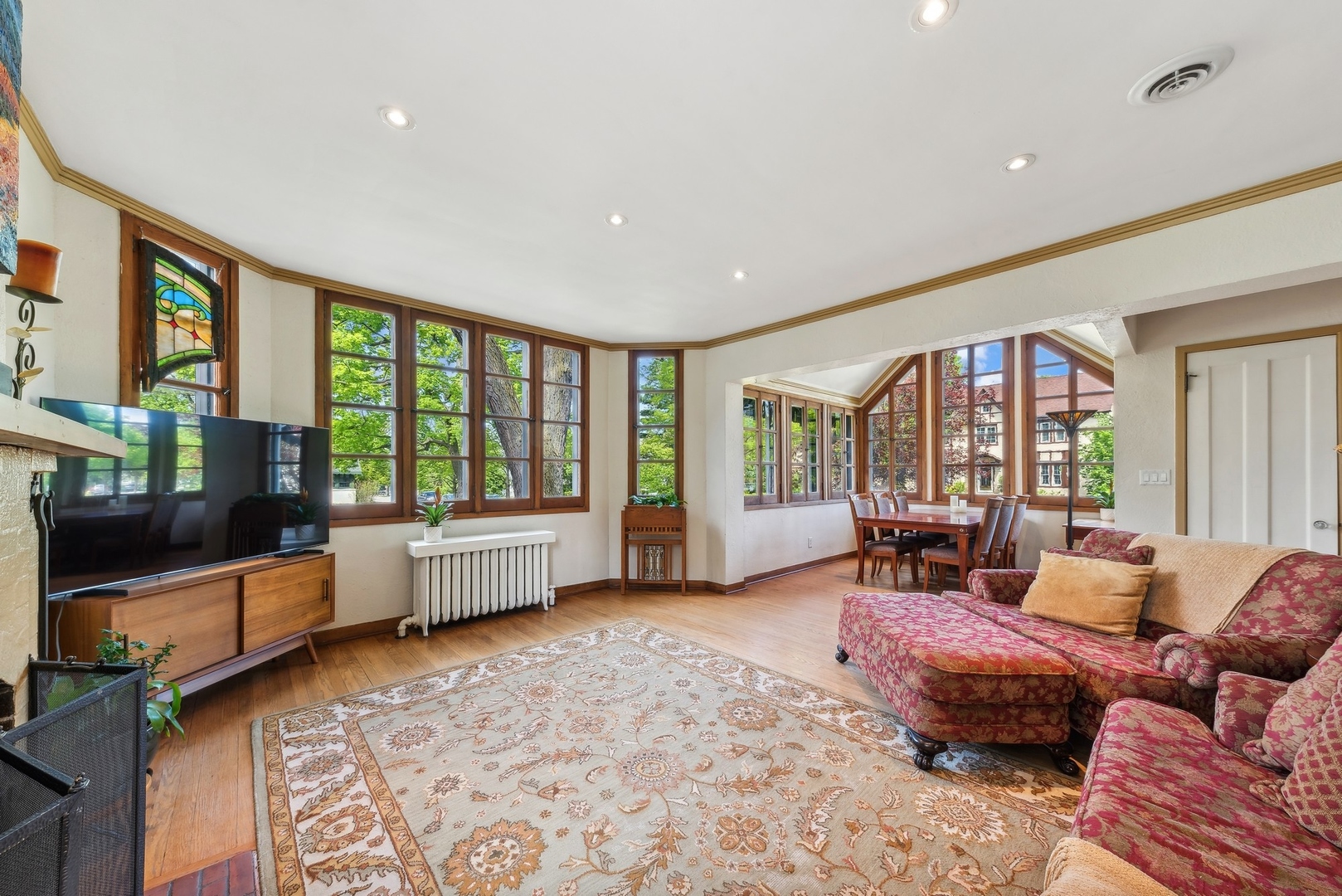 531 Cedar Street Park Ridge, IL 60068 - Photo 5 of 23 Gallery Image 5