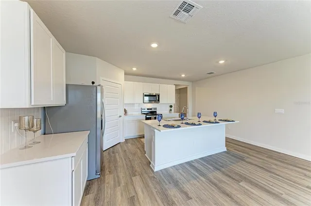 $3,500 | 18143 Wheathouse Place, Bradenton, FL 34211