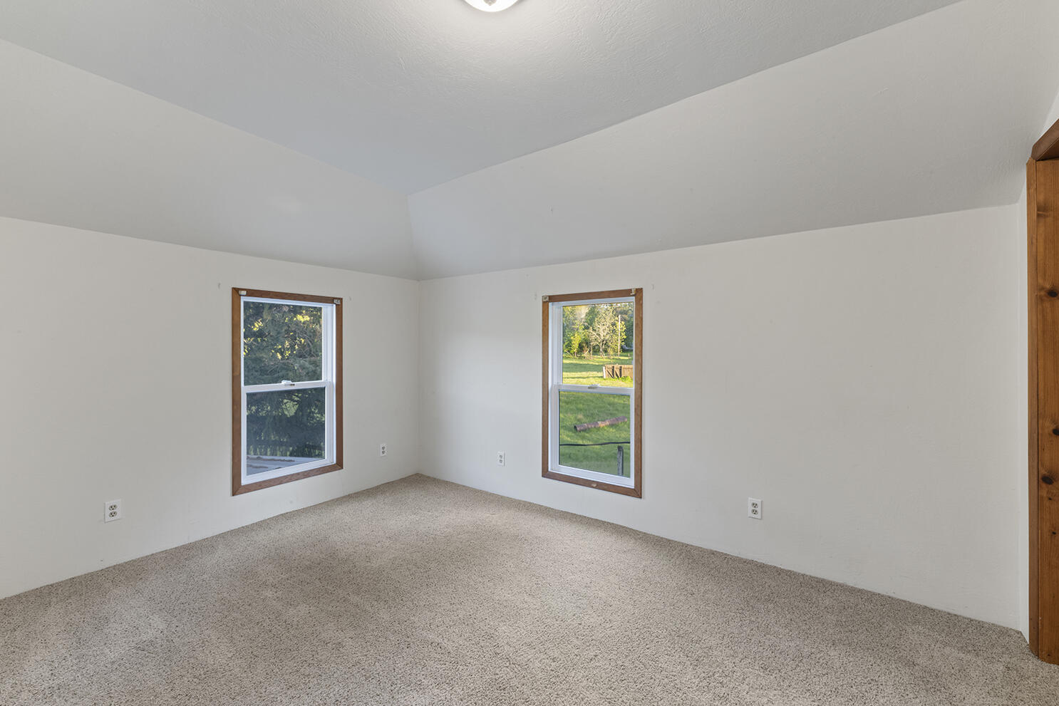 2401 East Fork Road Williams, OR 97544 - Photo 20 of 37 DSC_6821
