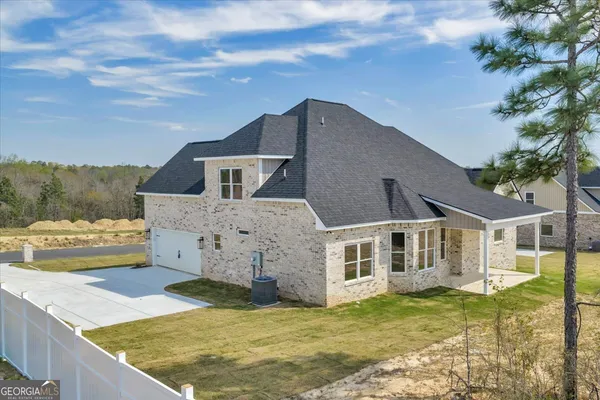 $394,500 | 444 Burlington Drive, Lizella, GA 31052