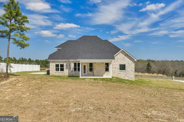 $394,500 | 444 Burlington Drive, Lizella, GA 31052