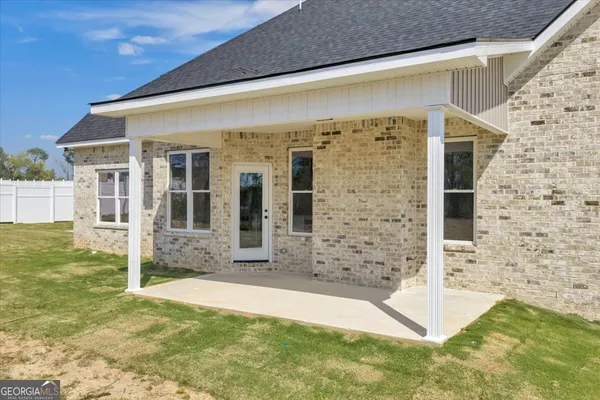 $394,500 | 444 Burlington Drive, Lizella, GA 31052