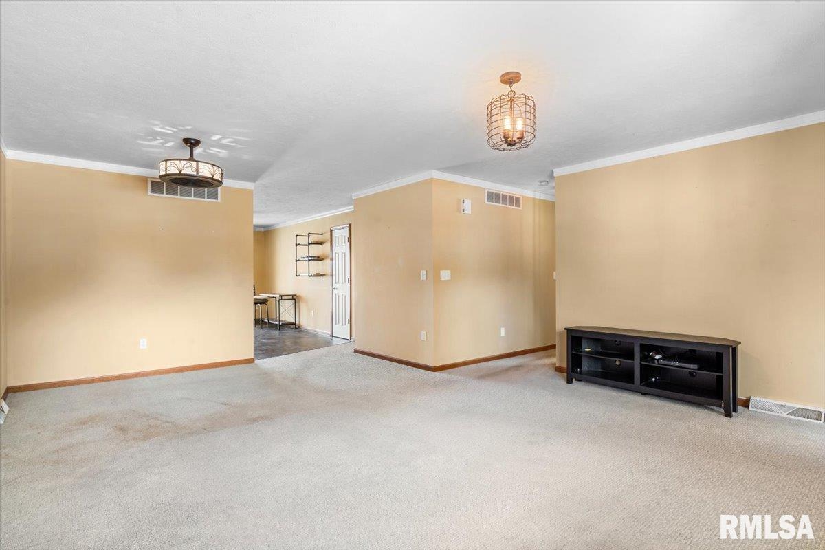 6418 Hayley Court Springfield, IL 62712 - Photo 3 of 28 Gallery Image 3
