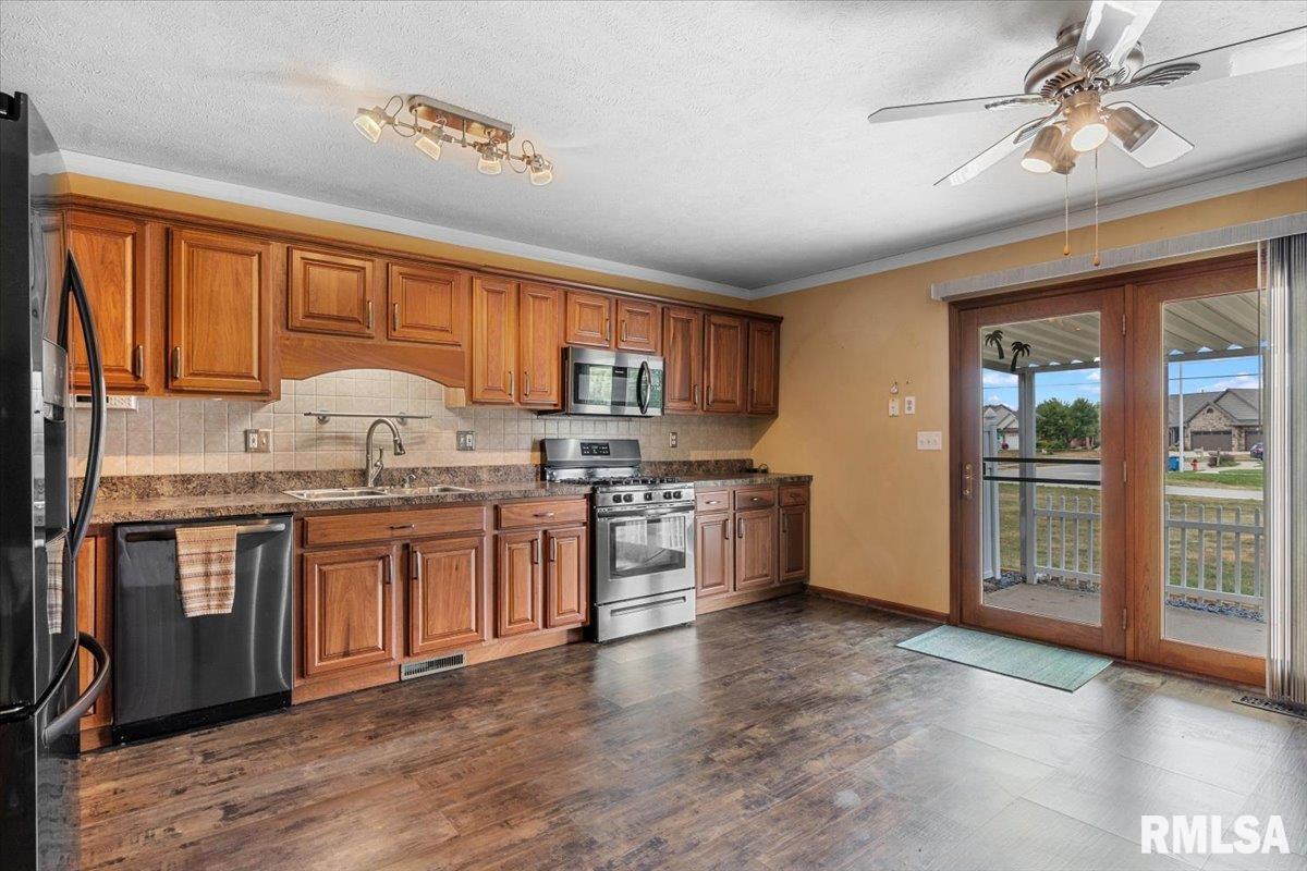 6418 Hayley Court Springfield, IL 62712 - Photo 8 of 28 Gallery Image 8
