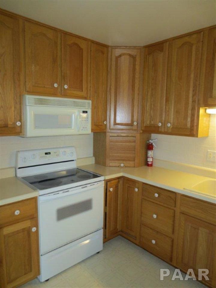 406 Kaskaskia Road Marquette Heights, IL 61554 - Photo 3 of 26 Gallery Image 3