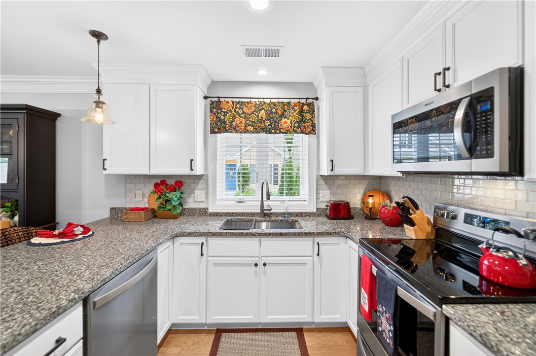 12 Rivers Edge Drive Coventry, RI 02816 - Photo 3 of 28