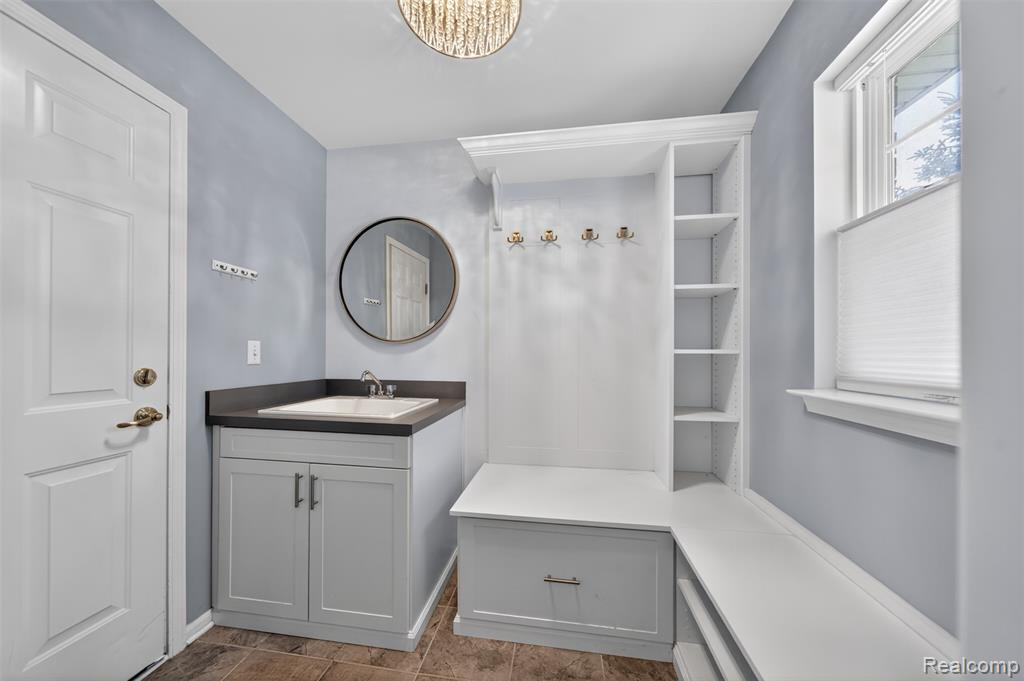 3534 South Rochester Road Royal Oak, MI 48073 - Photo 5 of 25