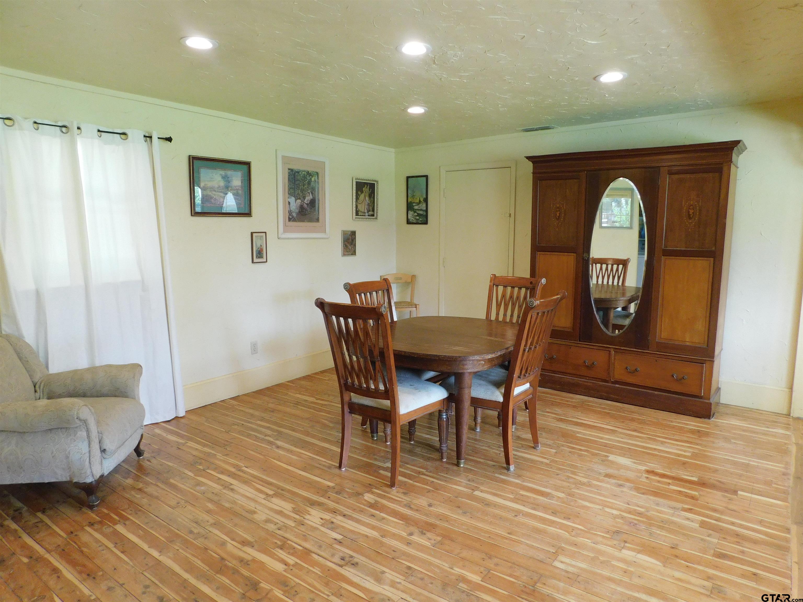 602 East North Street Lindale, TX 75771 - Photo 15 of 33