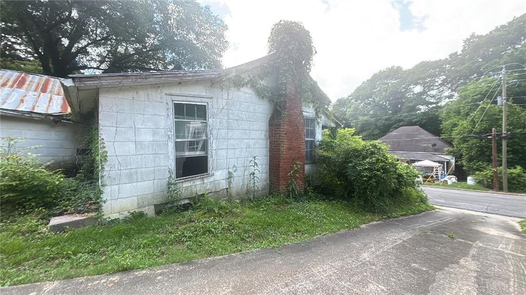 304 Perkins Street Northeast Rome, GA 30161 - Photo 2 of 4