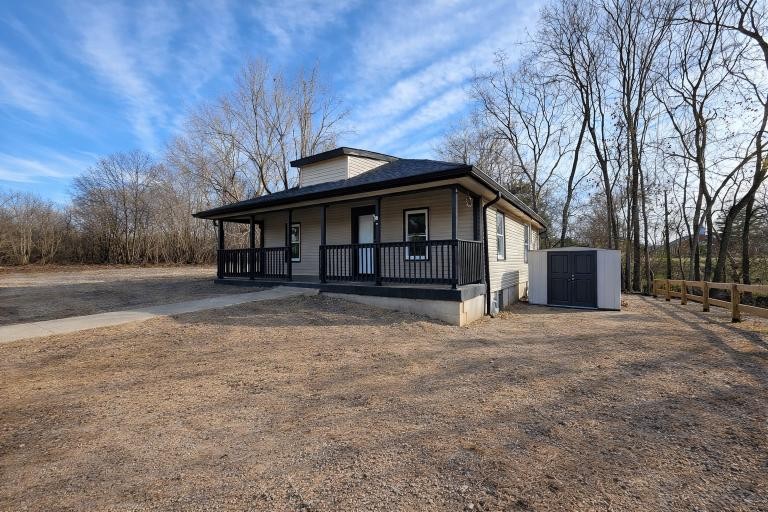 218 Locust Street Clarksville, TN 37042 - Photo 2 of 33