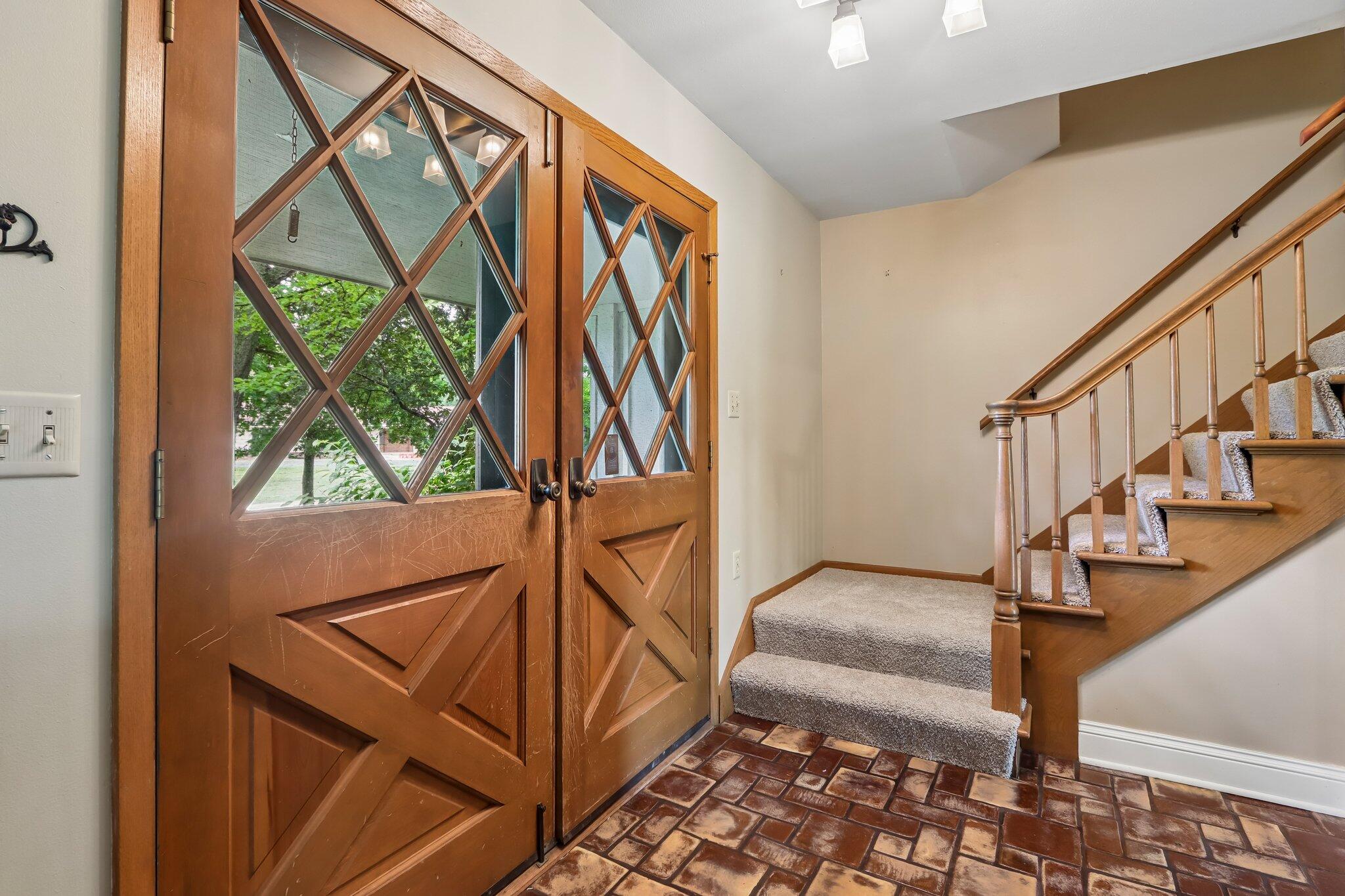 7400 North Pierron Road Glendale, WI 53209 - Photo 7 of 49 foyer