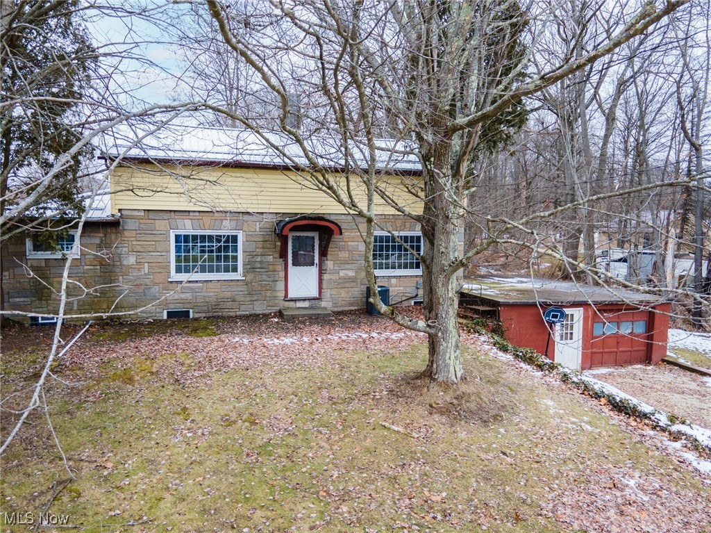 446 Warner Road Southeast Vienna, OH 44473 - Photo 11 of 32 View of single story home