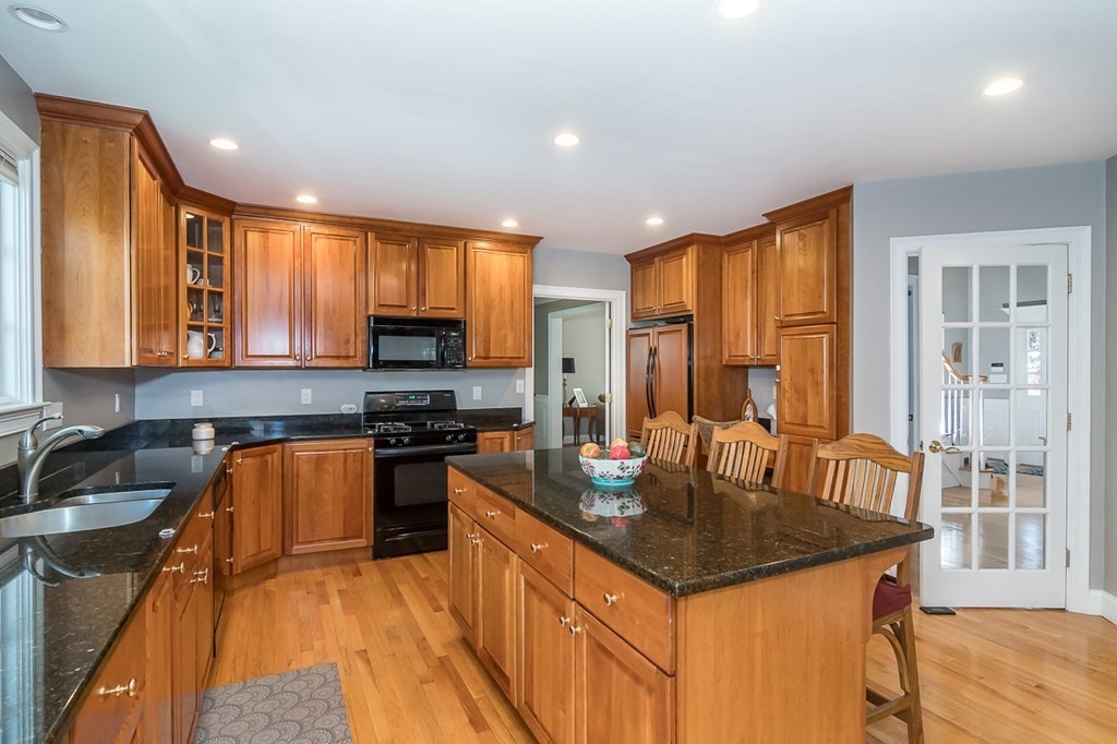 628 Webster Street Needham, MA 02492 - Photo 11 of 30 Gallery Image 11
