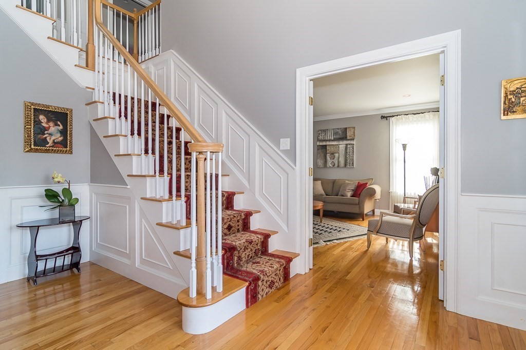 628 Webster Street Needham, MA 02492 - Photo 2 of 30 Gallery Image 2