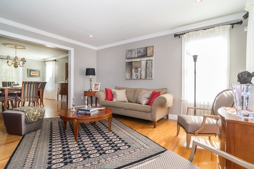 628 Webster Street Needham, MA 02492 - Photo 5 of 30 Gallery Image 5