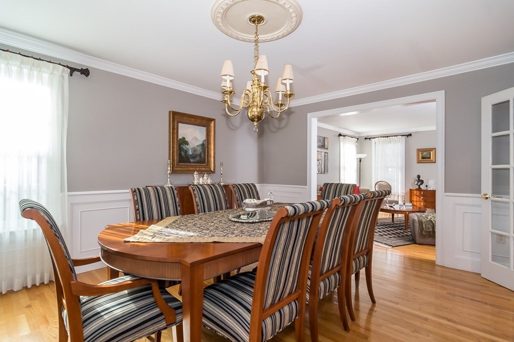 628 Webster Street Needham, MA 02492 - Photo 7 of 30 Gallery Image 7