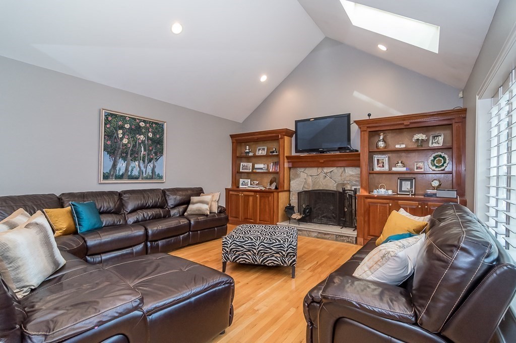 628 Webster Street Needham, MA 02492 - Photo 8 of 30 Gallery Image 8