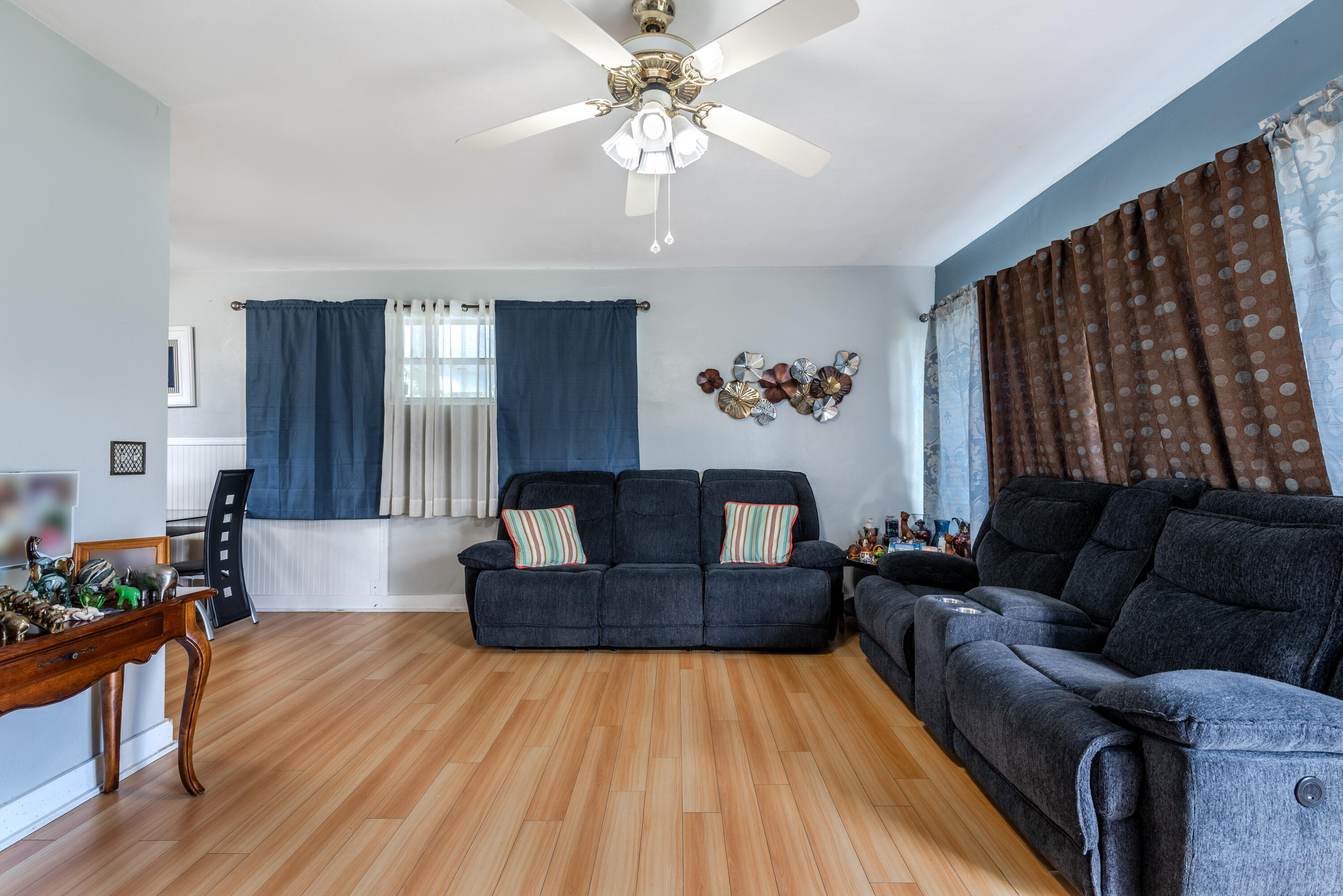 349 East Lake Road Palm Springs, FL 33461 - Photo 5 of 24 349 East Lake Rd--7